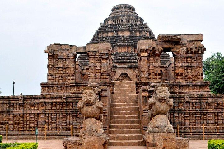 Full Day Private Tour to Konark Temple and Puri from Bhubneswar