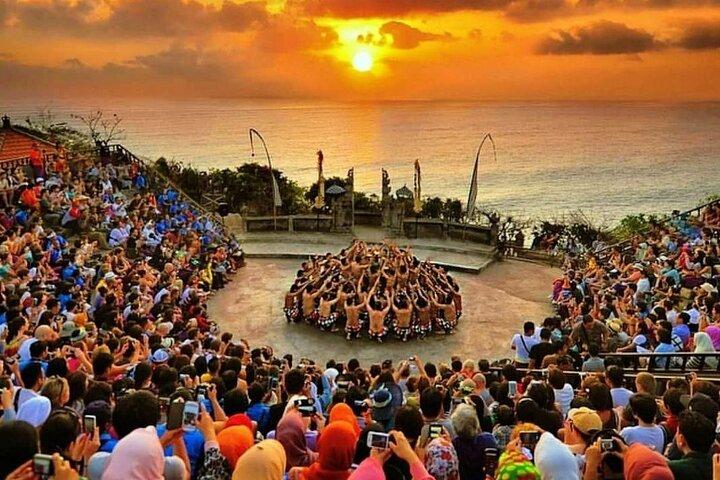 Bali's Best Sunset: Uluwatu Kecak Dance & Dinner Jimbaran Beach