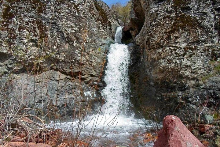 One-Day Trekking to Gusgarf Waterfall