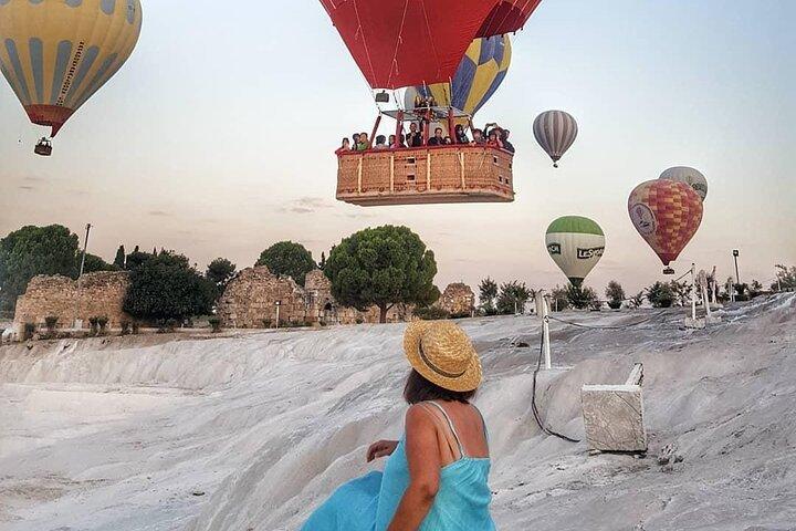 Hot Air Balloon Experience in Pamukkale with Breakfast & Transfer