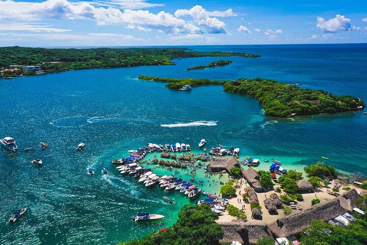 Full Day Tour of 5 Must-See Places in the Rosario Islands