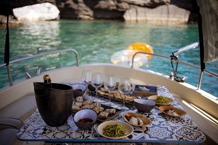 3-hour Porto Venere and islands boat tour with aperitif