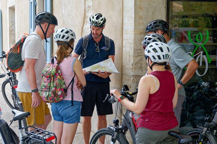 Full Day Ebike Tour in the Luberon Region from Avignon