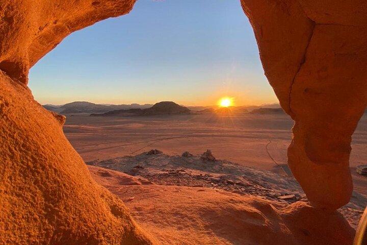 Wadi Rum Full Day Jeep Tour + Overnight + Dinner in Bedouin Camp