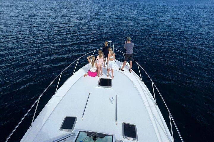 Private Tiara Yach 40ft Half Day Activity in Gulf of Papagayo