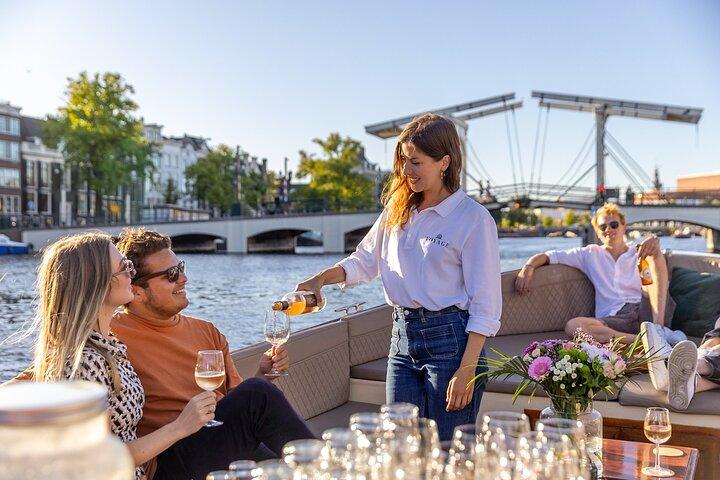 2 Hour Exclusive Canal Cruise: Including drinks & Dutch snacks