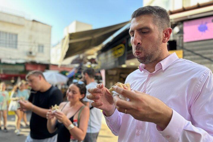 Tel Aviv: Carmel Market Food Guided Tour with Expert Guide 