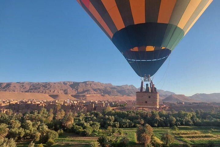 Balloon Ride over the Oasis, Desert, Kasbahs, Valleys & Breakfast