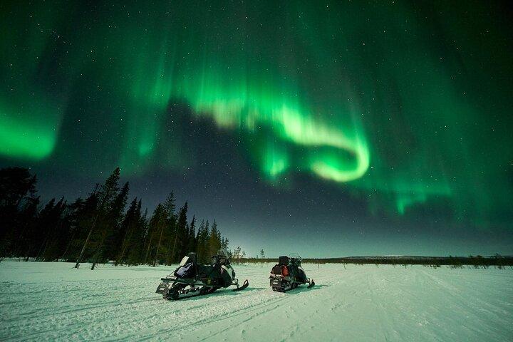 3 Hours Snowmobiling under Auroras and Night Sky