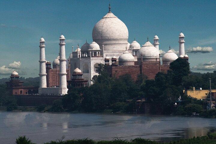 Full-Day Private Tour in Taj Mahal by Gatiman Express Train 