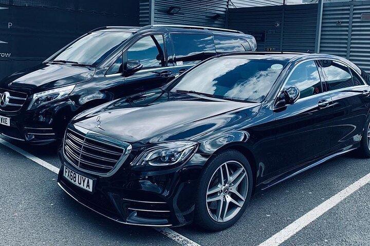 Luxury Taxi Services from London Gatwick to Heathrow Airport 