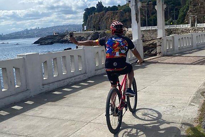 3-Hour Bike Tour along the Coast of Viña del Mar and Valparaíso