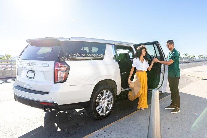 Private SUV Round-Trip from Airport to Hotels in Cabo San Lucas