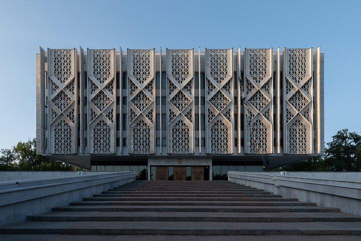 Tashkent Soviet Architecture (Modernism) and Subway station tour.