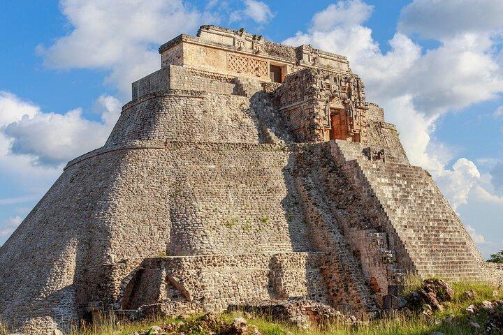 6-hour Guided Tour to Uxmal and Kabah Express