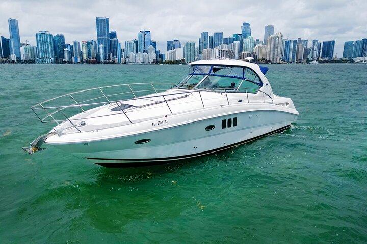 Miami: 2 Hour Private Yacht Cruise with Champagne 