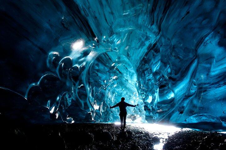 Glacier Hike to a Remote Ice Cave from Jökulsárlón