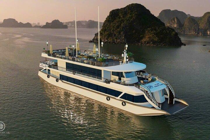Day tour with Diamond Halong 5star cruise,cave,Titop,pool,buffet