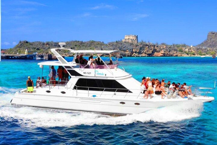 Half day private yacht cruise & snorkel
