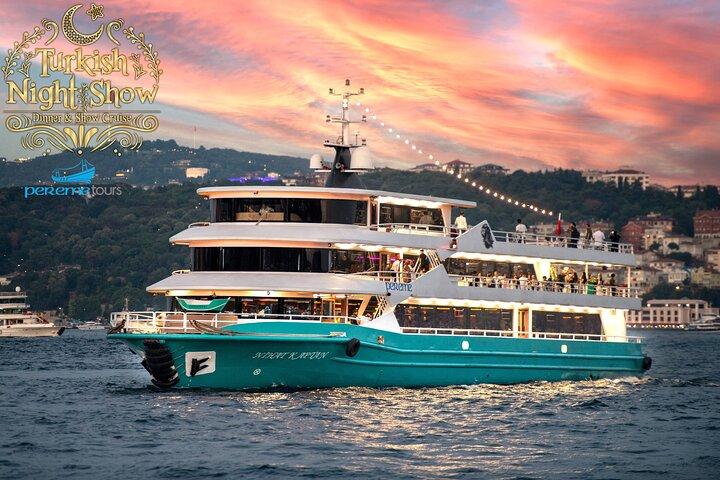 Istanbul Bosphorus Dinner Cruise with Unlimited Drinks and Shows