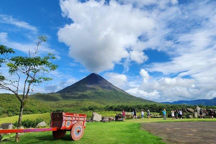 Arenal Volcano and Baldi Hot Springs Full Day Tour from San Jose