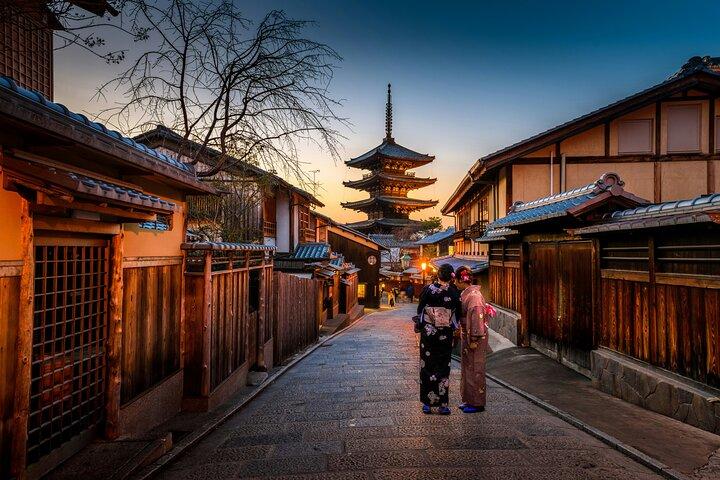 Private Sightseeing Tour Visit in Kyoto with Transfer Included