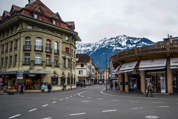Private tour from Zurich to Interlaken and Lauterbrunnen Valley