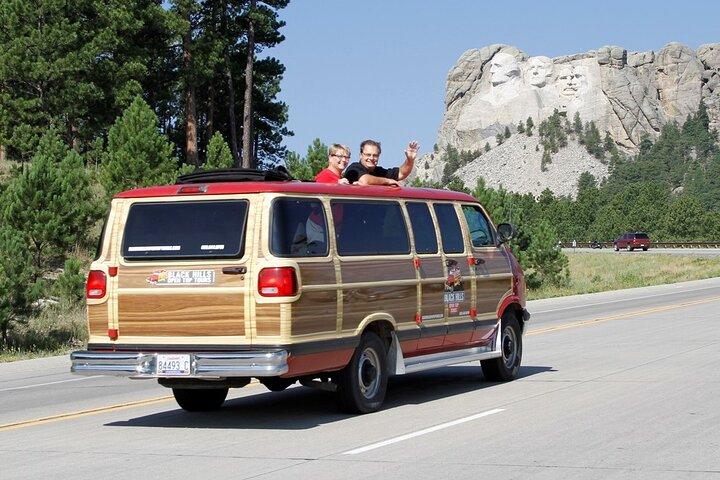 Private- 'Woody' Van - Mt Rushmore/Crazy Horse/Custer State Park 
