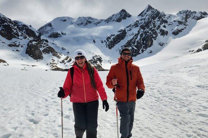  Small group Trekking to Vinciguerra Glacier and Témpanos Lagoon 