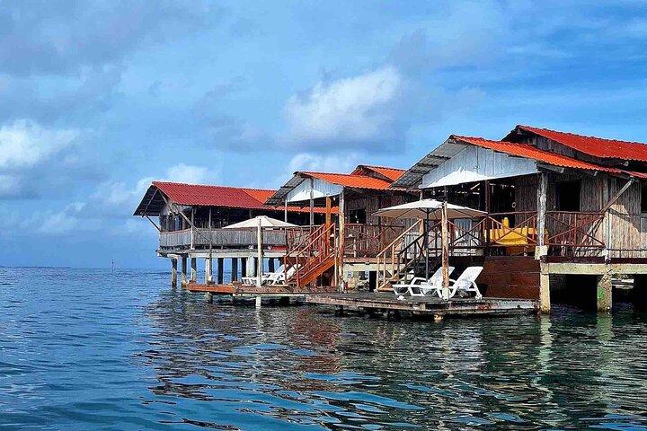 4D/3N Over-the-Ocean cabin in San Blas, Includes Meals and Boat Tour