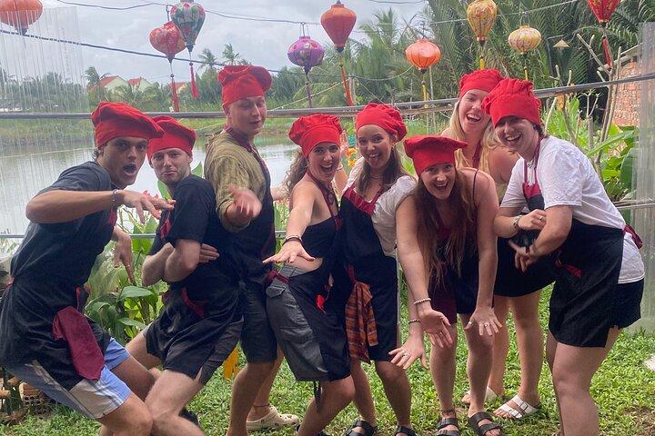  Hoi An Eco Cooking Class(Local market, Basket Boat Ride,Crab Fishing & Cooking)