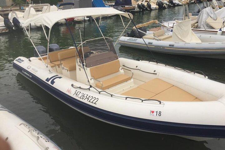 Pontine Islands cruise aboard the Clubman 26 dinghy