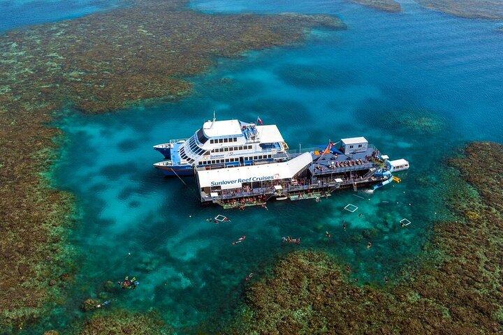 Full Day Tour to Sunlover Cruises Moore Reef and Fitzroy Island