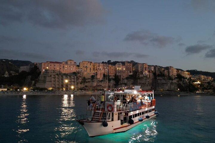 Tropea - Capo Vaticano sunset boat tour with aperitif