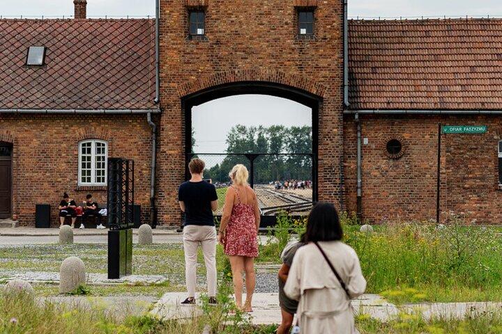 Krakow to Auschwitz-Birkenau Guided Tour with Ticket and Transfer