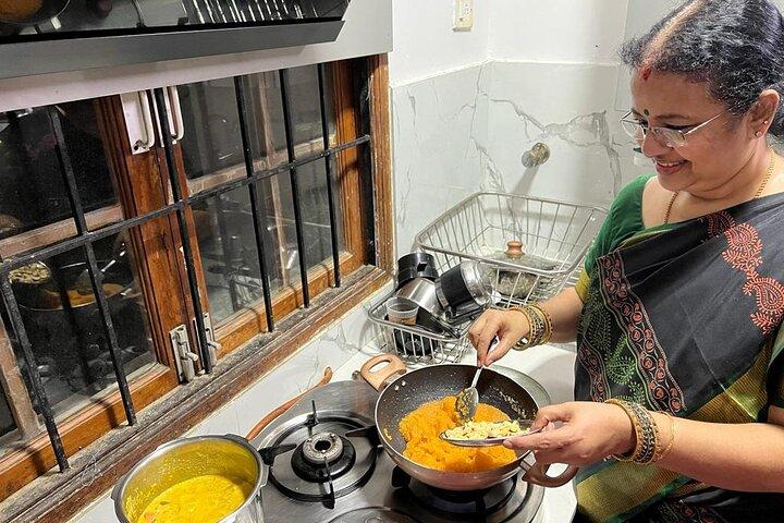 South Indian Vegetarian Cooking Class in Chennai with Menna