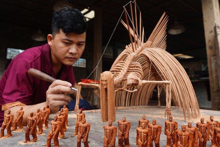 Hoi An: 3 Hours Wood Carving Class with Local Artist