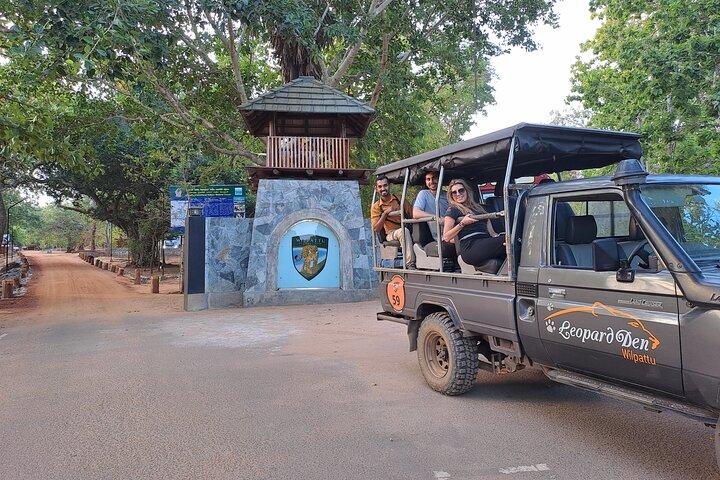 Wilpattu National Park Guided Tour in a Safari Jeep Ride