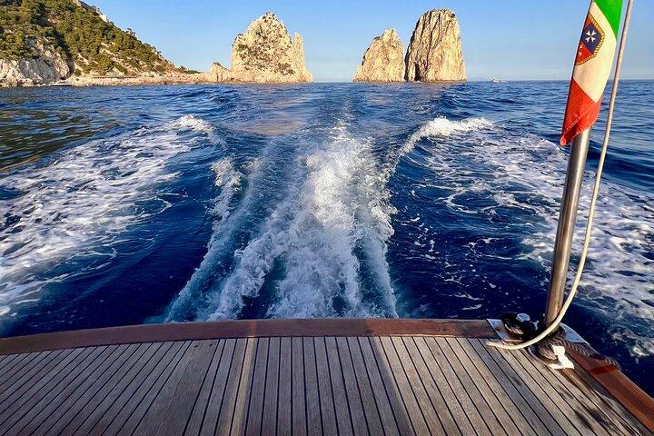 Private Tour Ischia Procida Capri Pontine Amalfi by speedboat