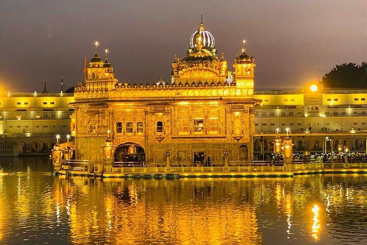 Golden Temple Night Ceremony and Light Visit Tour with Pick-Drop
