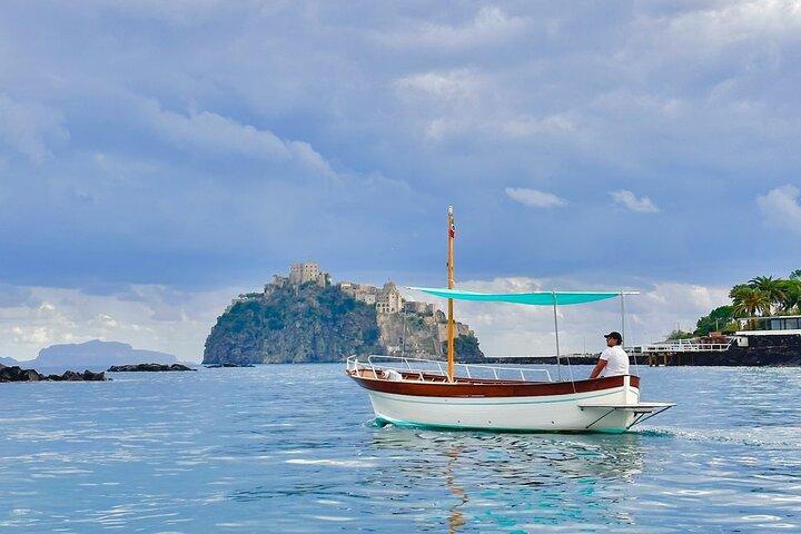 Private tour of the island of Ischia and/or Procida on Gozzo Apreamare