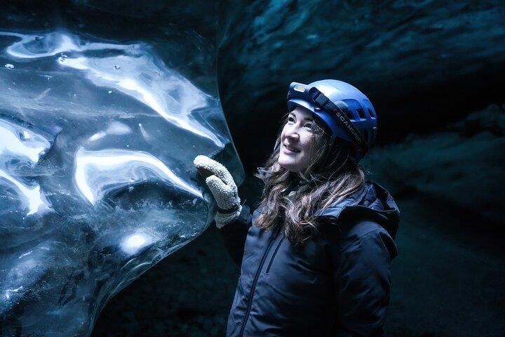 Private Ice Cave Tour in Vatnajokull with Photographer
