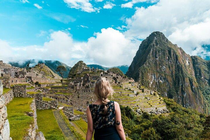 Small-Group Tour: Guide Service in Machu Picchu from Cusco