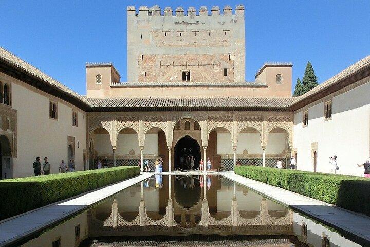 Walking tour in Alhambra, Nasrid Palaces and Generalife