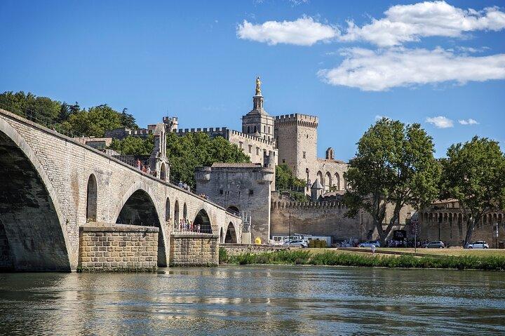 Private Transfer from Marseille Airport to Avignon