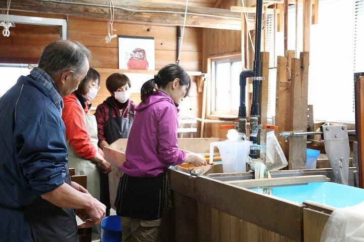 2 Days Immersive Japanese Washi Paper Making in Kochi