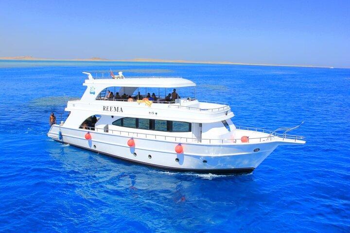 Ras Mohamed & White Island Snorkeling Experience by Yacht