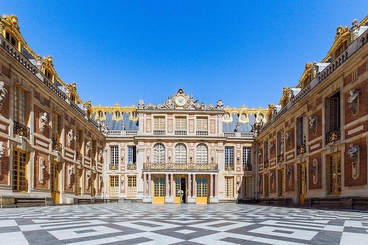 Skip-the-Line Guided Tour and Gardens Entry in Versailles Palace 