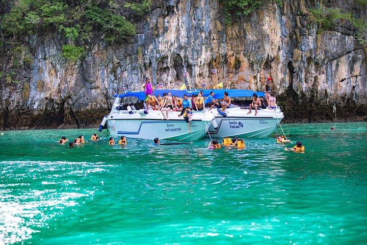 Phi Phi Don, Phi Phi Lay, Khai Nai Snorkeling Tour from Phuket