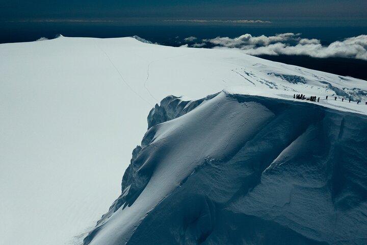 Hvannadalshnúkur Summit Iceland's Highest Mountain